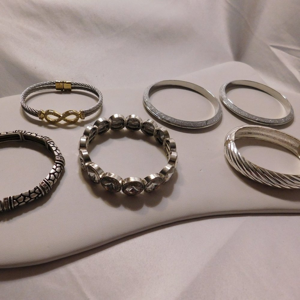 Vintage Lot of Assorted Bracelets 6 Bracelets